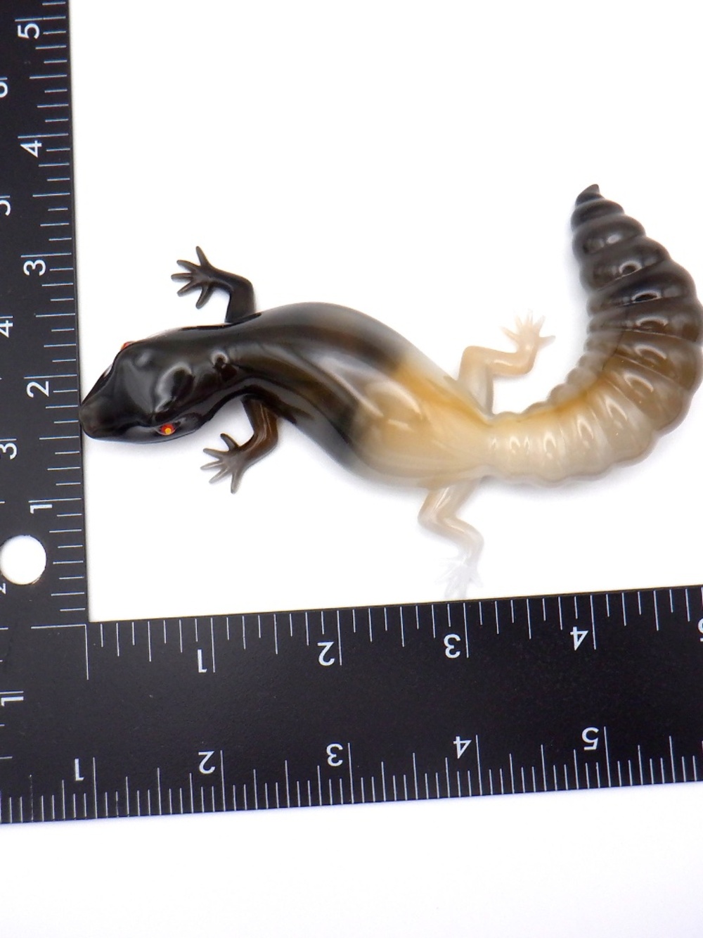 Handmade Resin Lizard - Picture 6 of 6